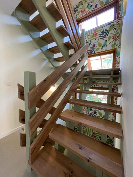 julia-miller-renovierung-einfamilienhaus-mi-treppe_2-scaled